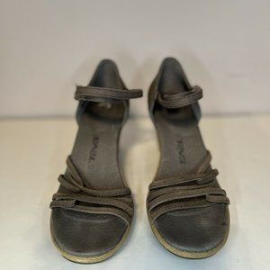 Teva Women's size 6 Leather Strappy Wedges Sandals Gray